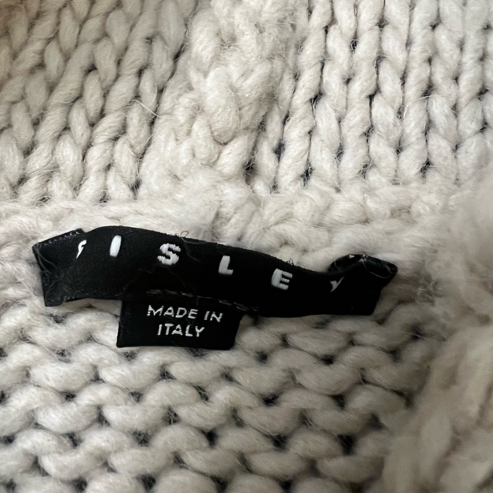 Sisley sweater with hood.